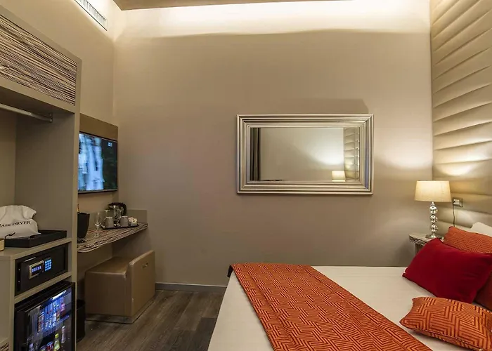 Colonna Suite Del Corso 4*
